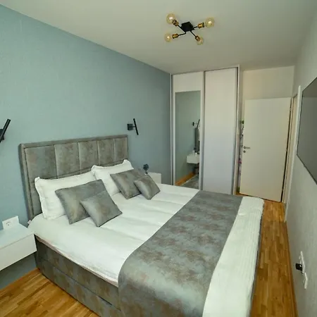 Apartment Rp Lux Stan Na Dan *